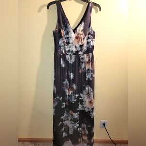 Ignite Evenings Womens Formal Dress Size 8 Purple Floral Long V-Neck